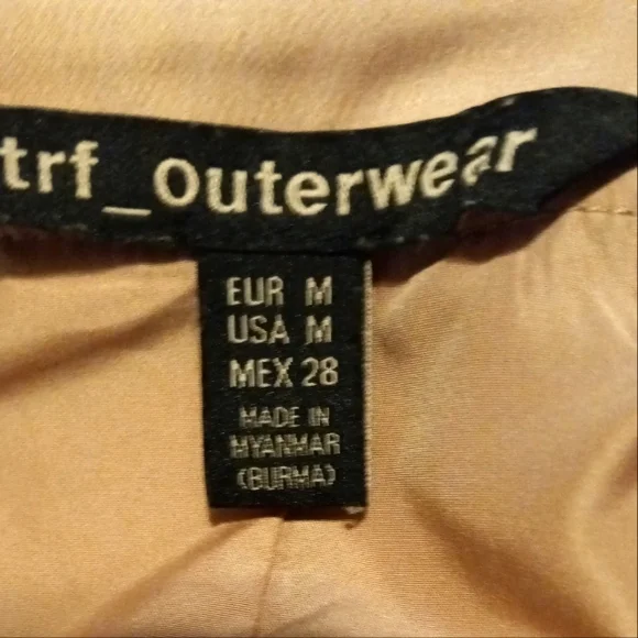 Zara Dusty pink satin ruffle jacket. (M) - Picture 6 of 6